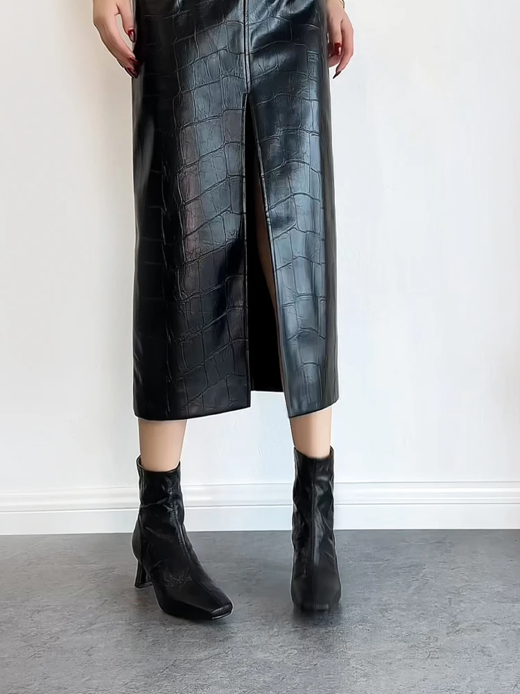 时尚小众设计感轻奢头层牛皮中跟方头套筒显瘦覆古舒适时装靴女