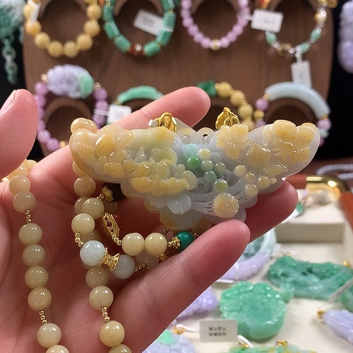 翡翠未镶嵌颈饰吊坠