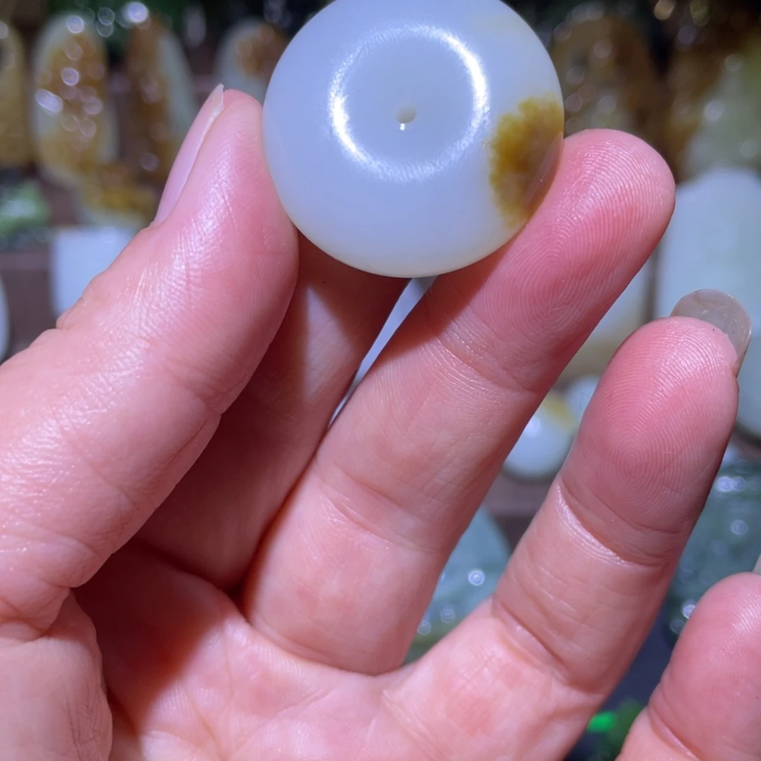 和田玉（糖玉）未镶嵌颈饰