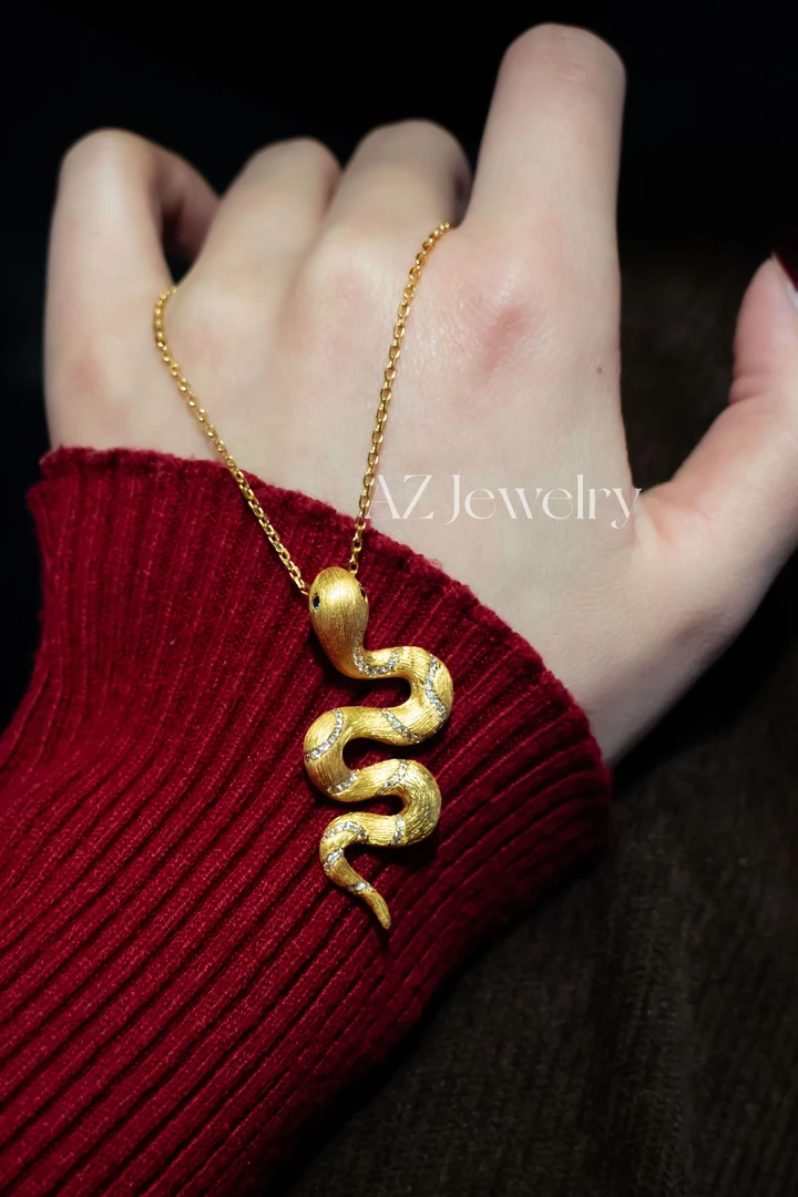 ANNA ZUCKERMAN 坠链均925银 新中式拉丝金色新年蛇蛇项链P0367