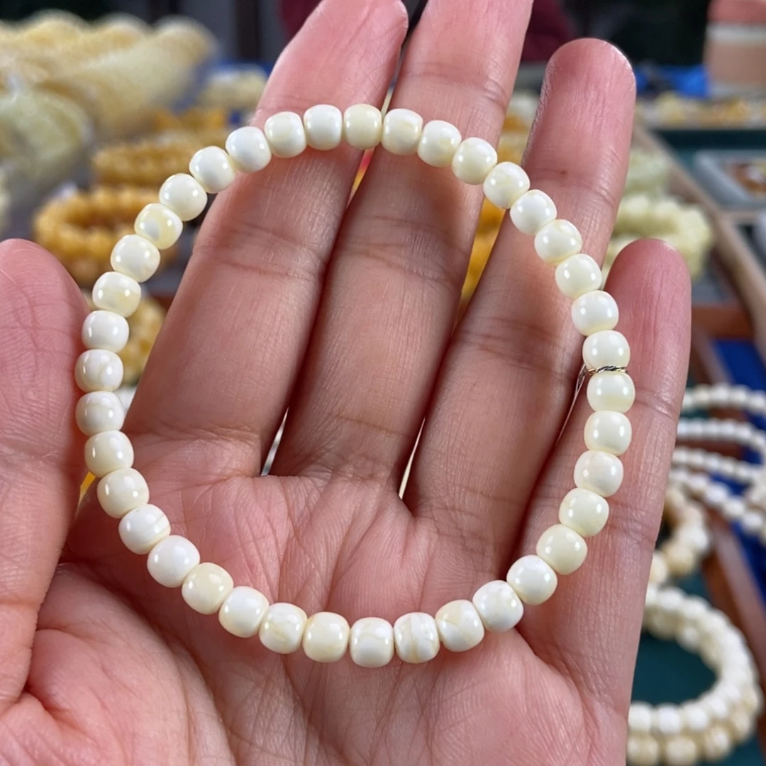 阳***光琥珀未镶嵌珠宝奇石5+白蜡老型