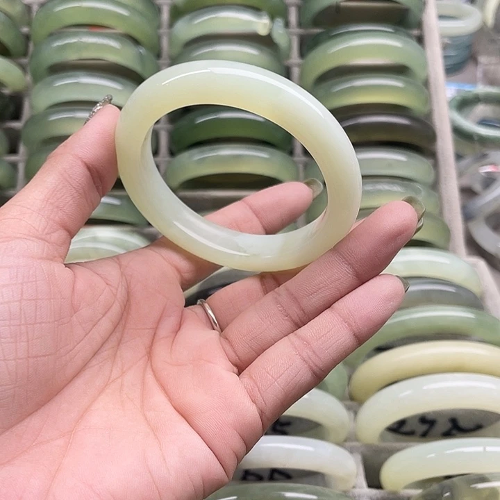 蛇纹石玉未镶嵌手镯247