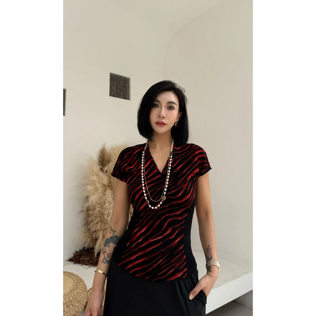 SONG-原创【上衣-红颜如初】原创新款V领时尚百搭显瘦短袖