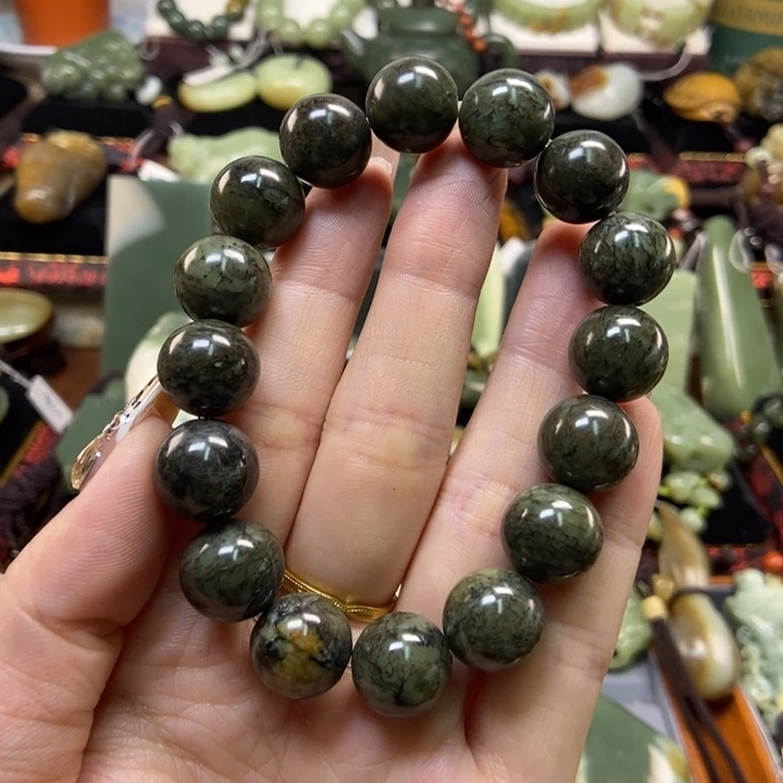 未镶嵌手串岫岩河磨玉（透闪石质玉）