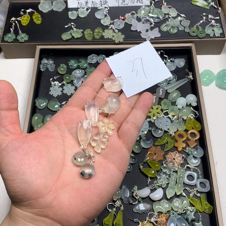 冰***幽蛇纹石玉合金耳钉