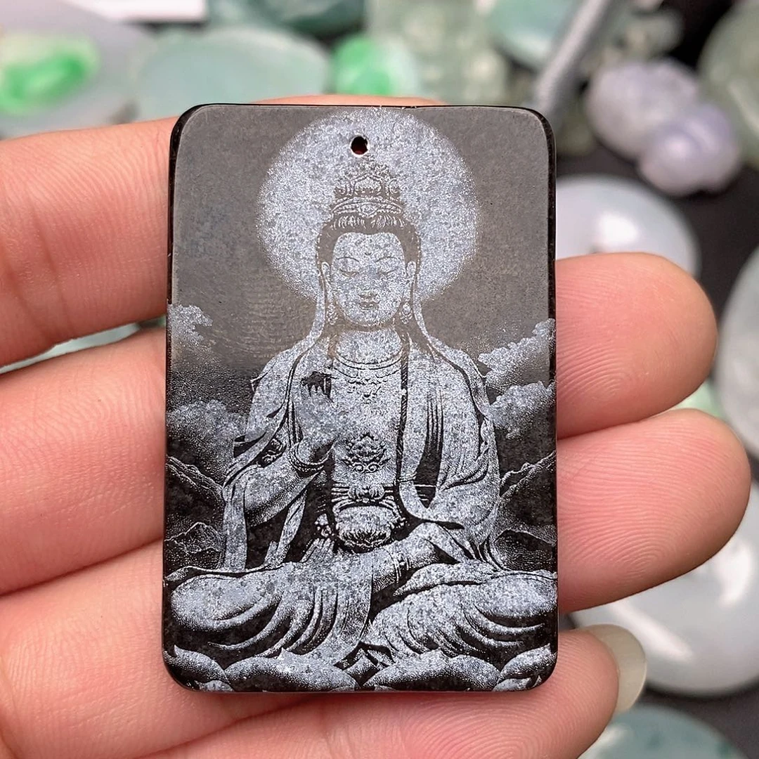 翡翠未镶嵌颈饰观音