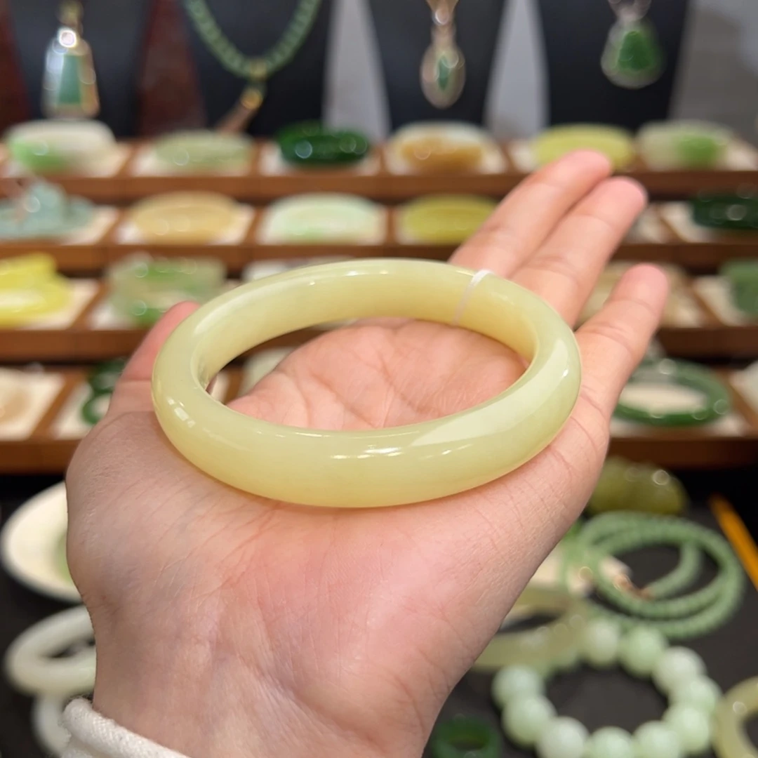 和田玉手镯未镶嵌新疆若羌肉料黄口58