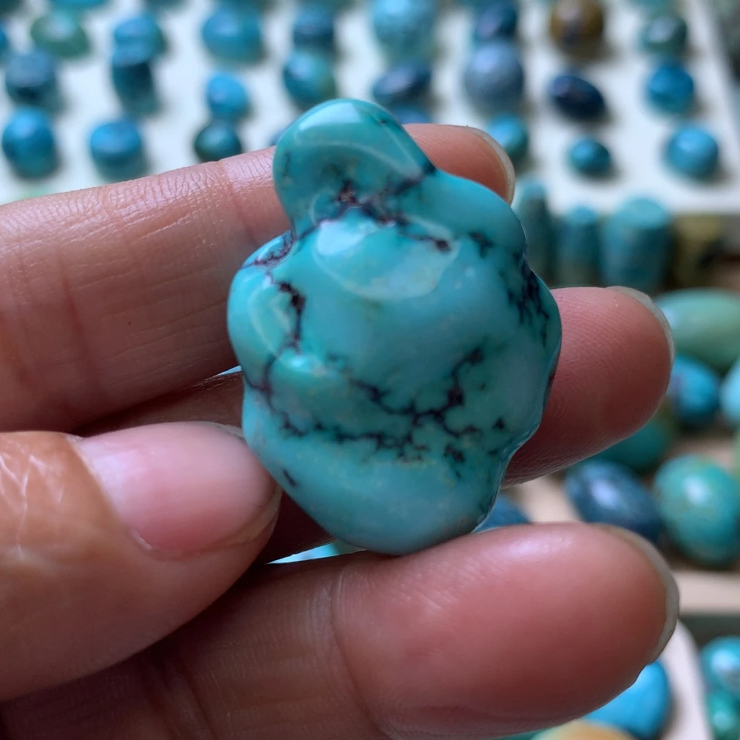 绿松石未镶嵌珠宝奇石