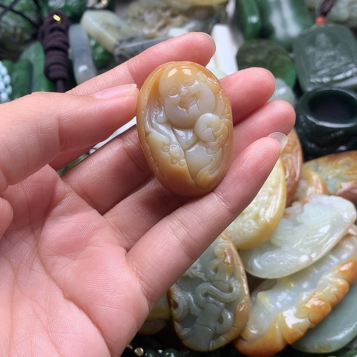颈饰未镶嵌和田玉
