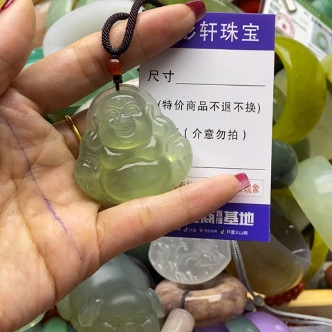 蛇纹石玉颈饰未镶嵌