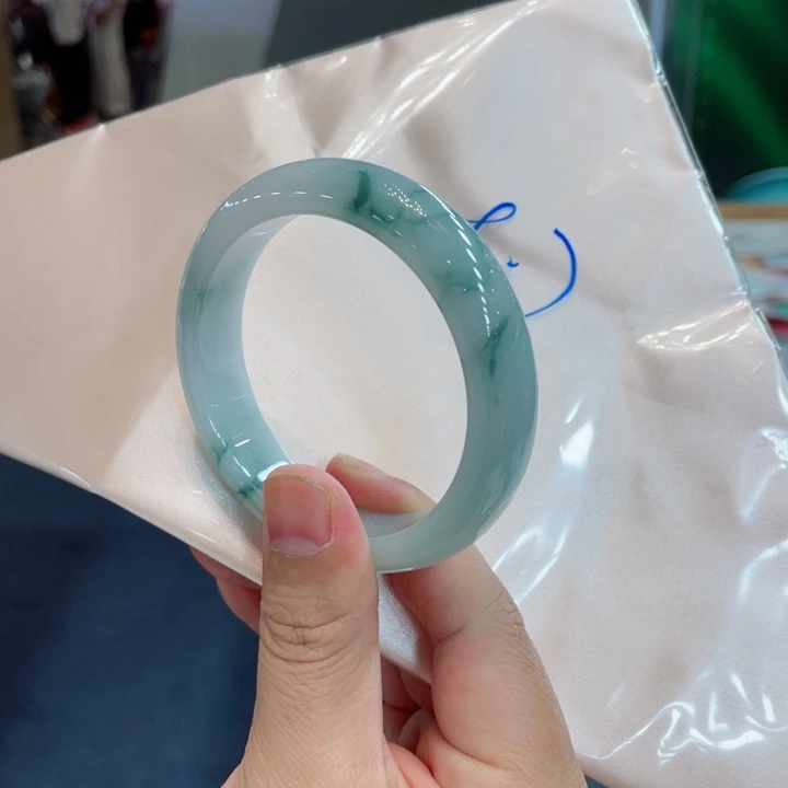 翡翠手镯未镶嵌买断