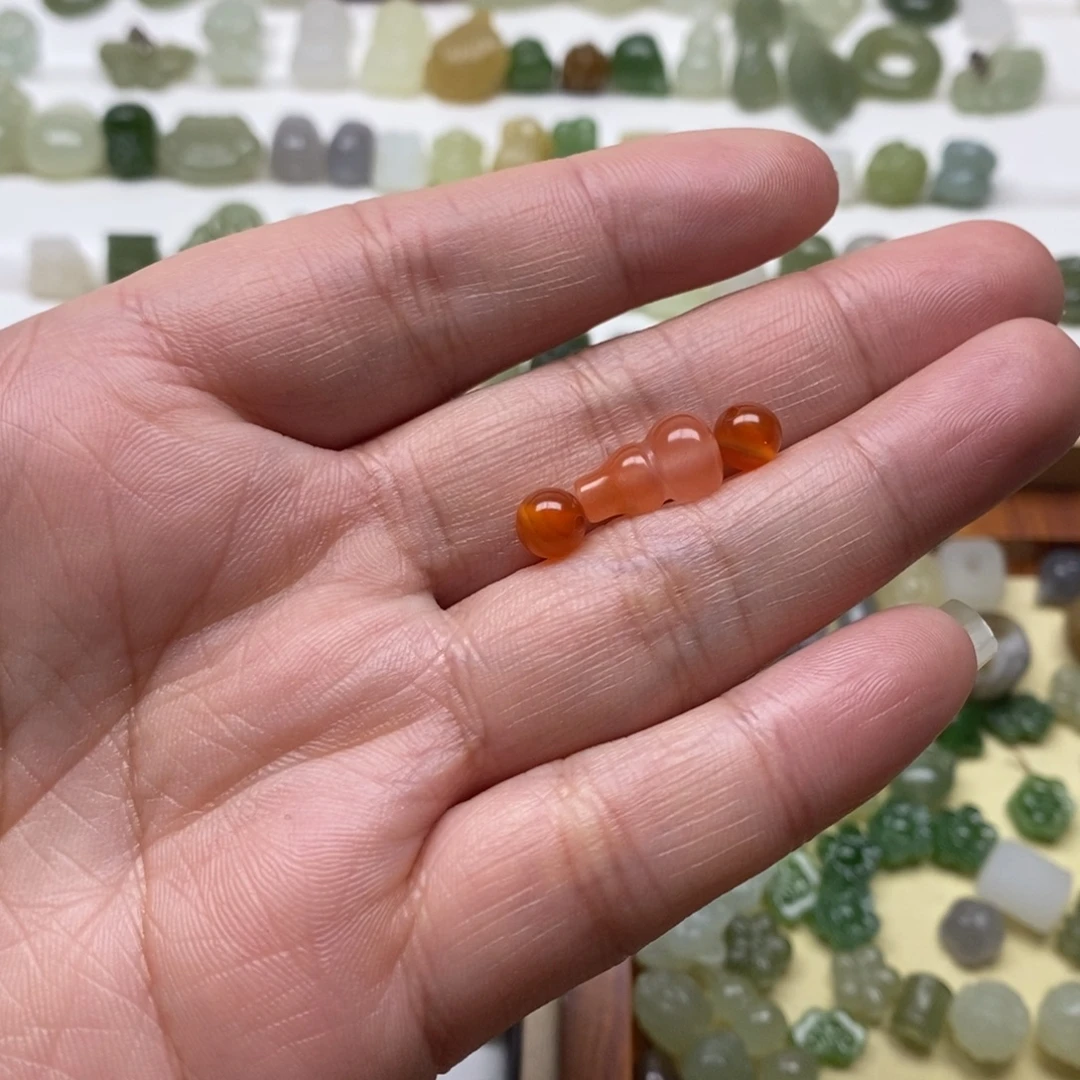 用***3和田玉未镶嵌颈饰