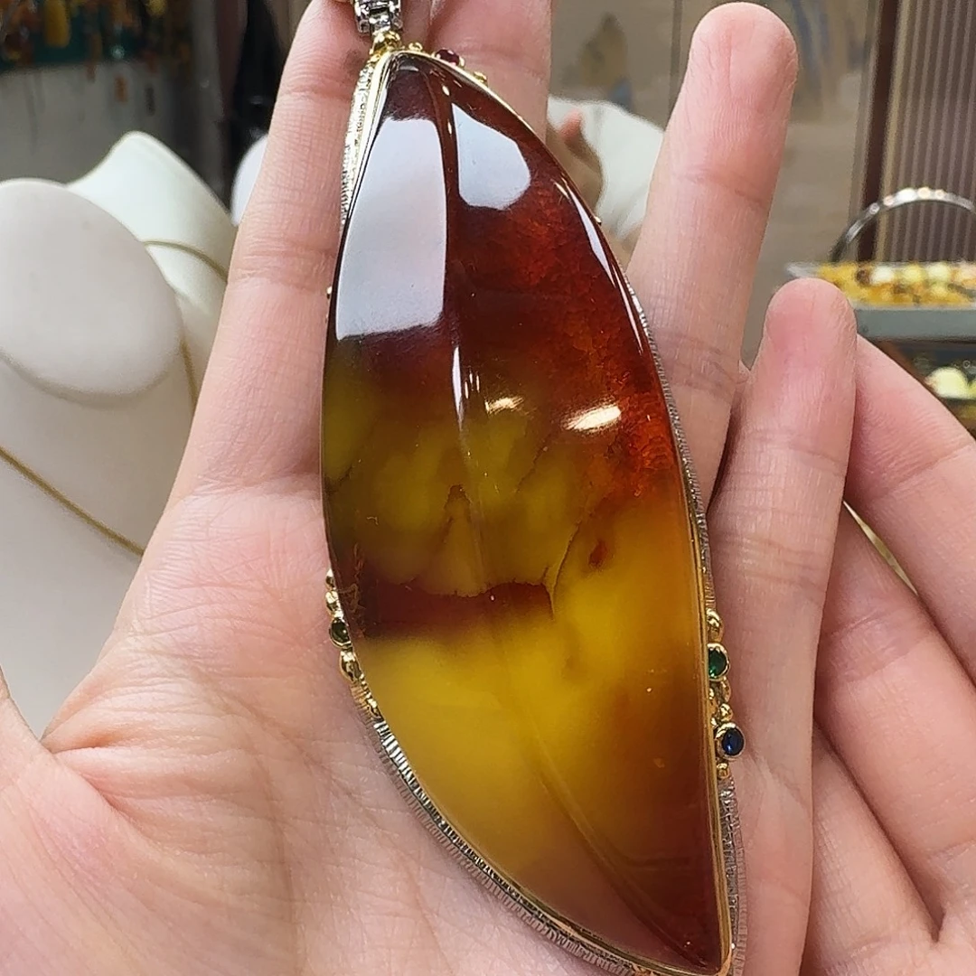 琥珀银S925镶嵌颈饰吊坠