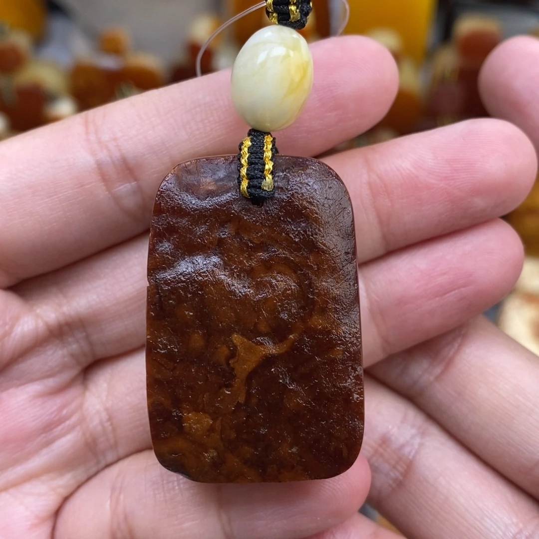 蜜蜡未镶嵌珠宝奇石