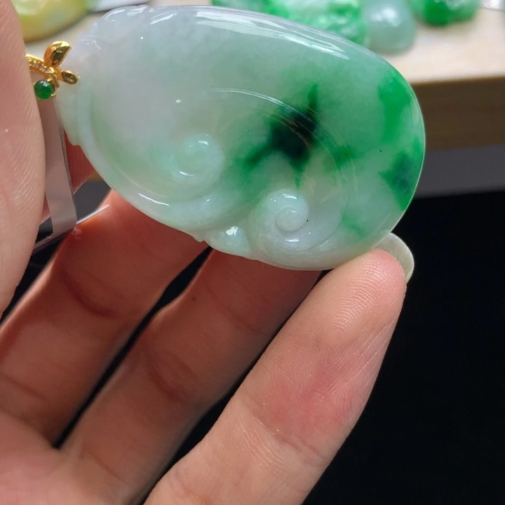 翡翠未镶嵌颈饰吊坠