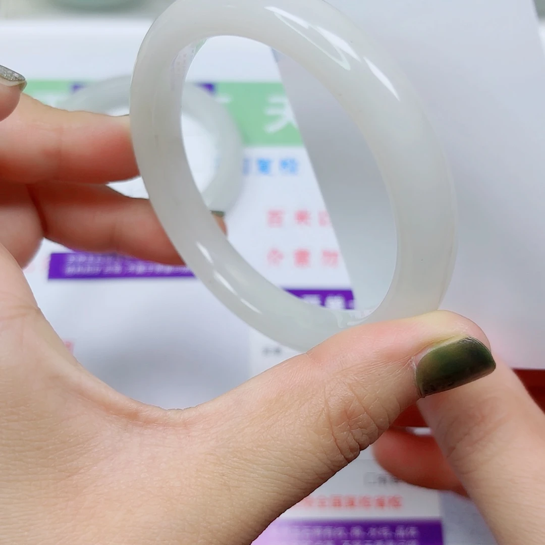 石英质玉未镶嵌手镯9/5758