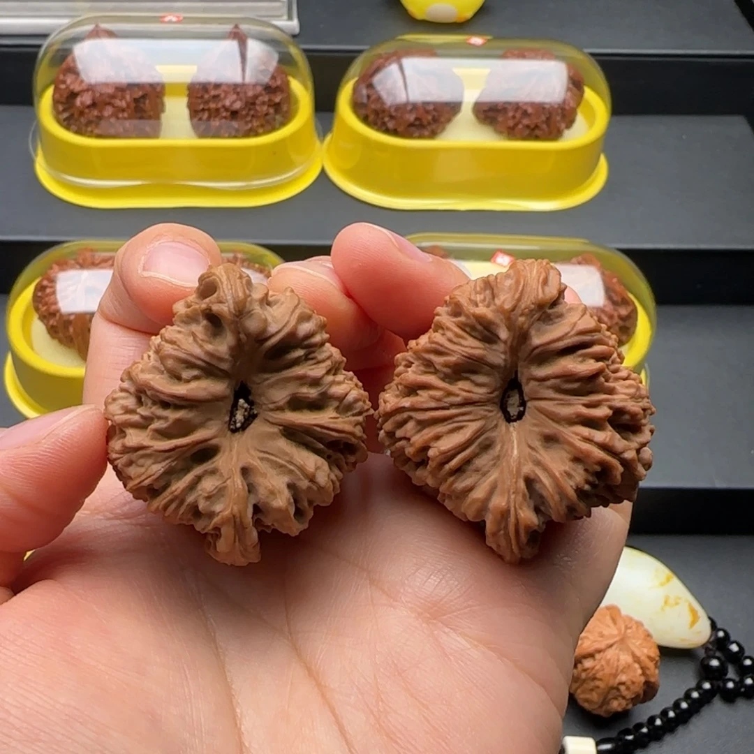 文玩核桃把件南疆石全品42