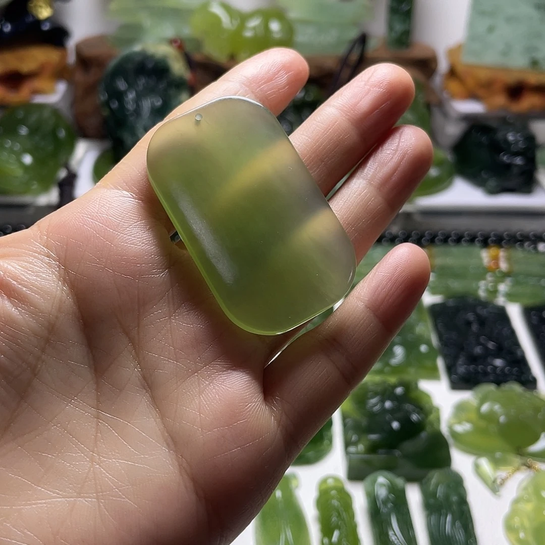 冬***锋蛇纹石玉未镶嵌颈饰