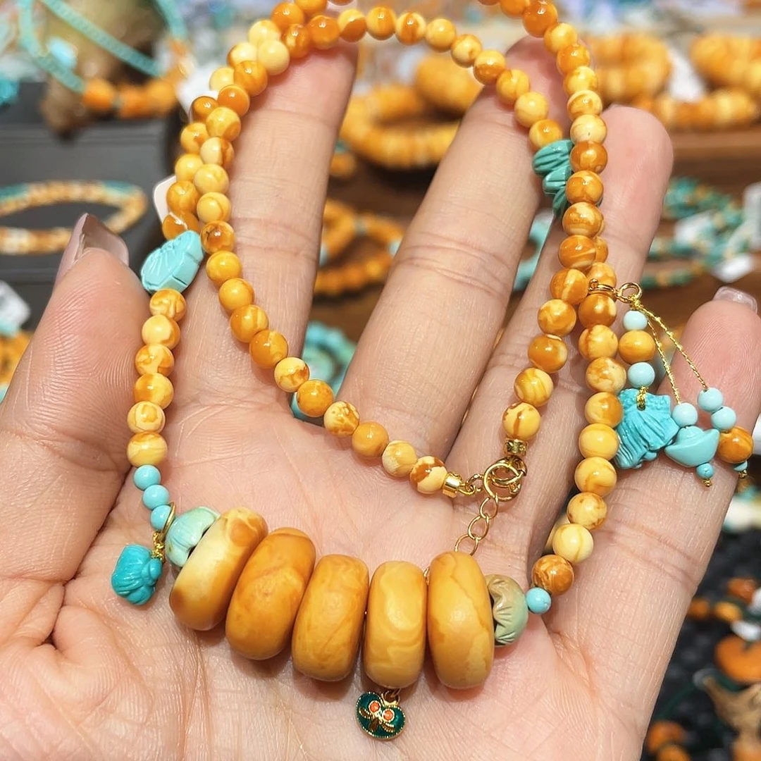 琥珀裸石未镶嵌多样发其一