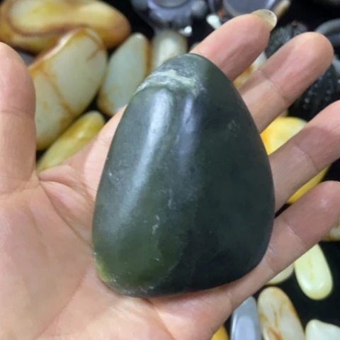 未镶嵌和田玉（糖玉）车挂