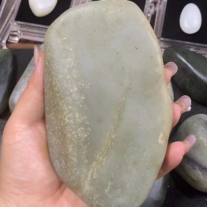 和田玉（糖玉）未镶嵌把件