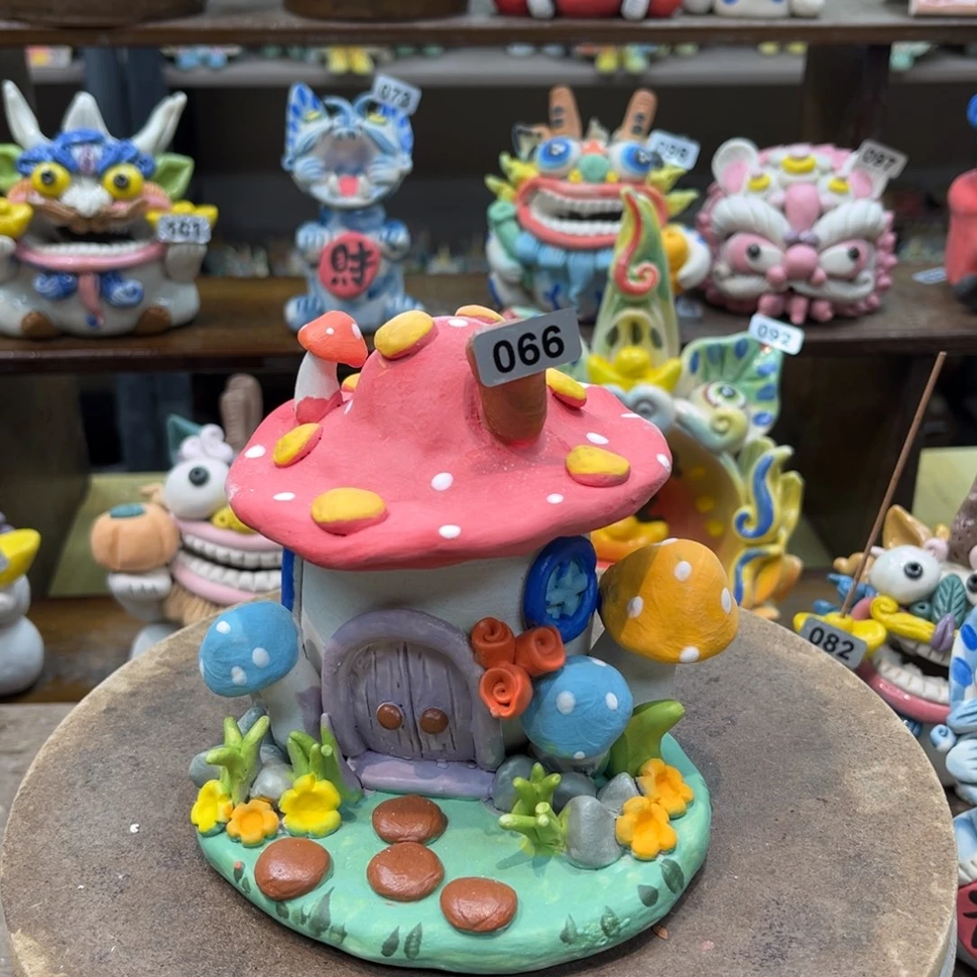 陶瓷纯手工抽象陶瓷摆件066