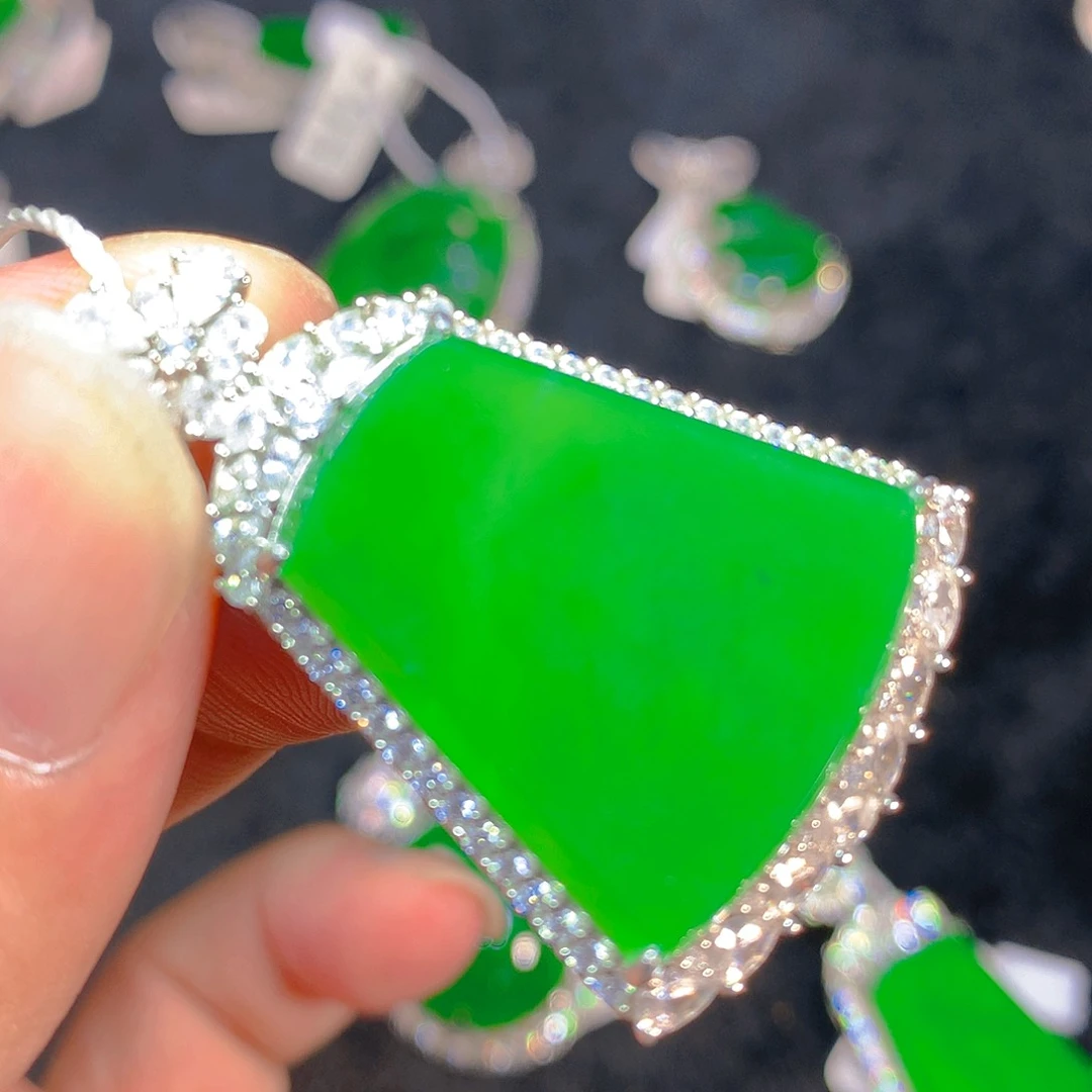 颈饰银S925镶嵌翡翠