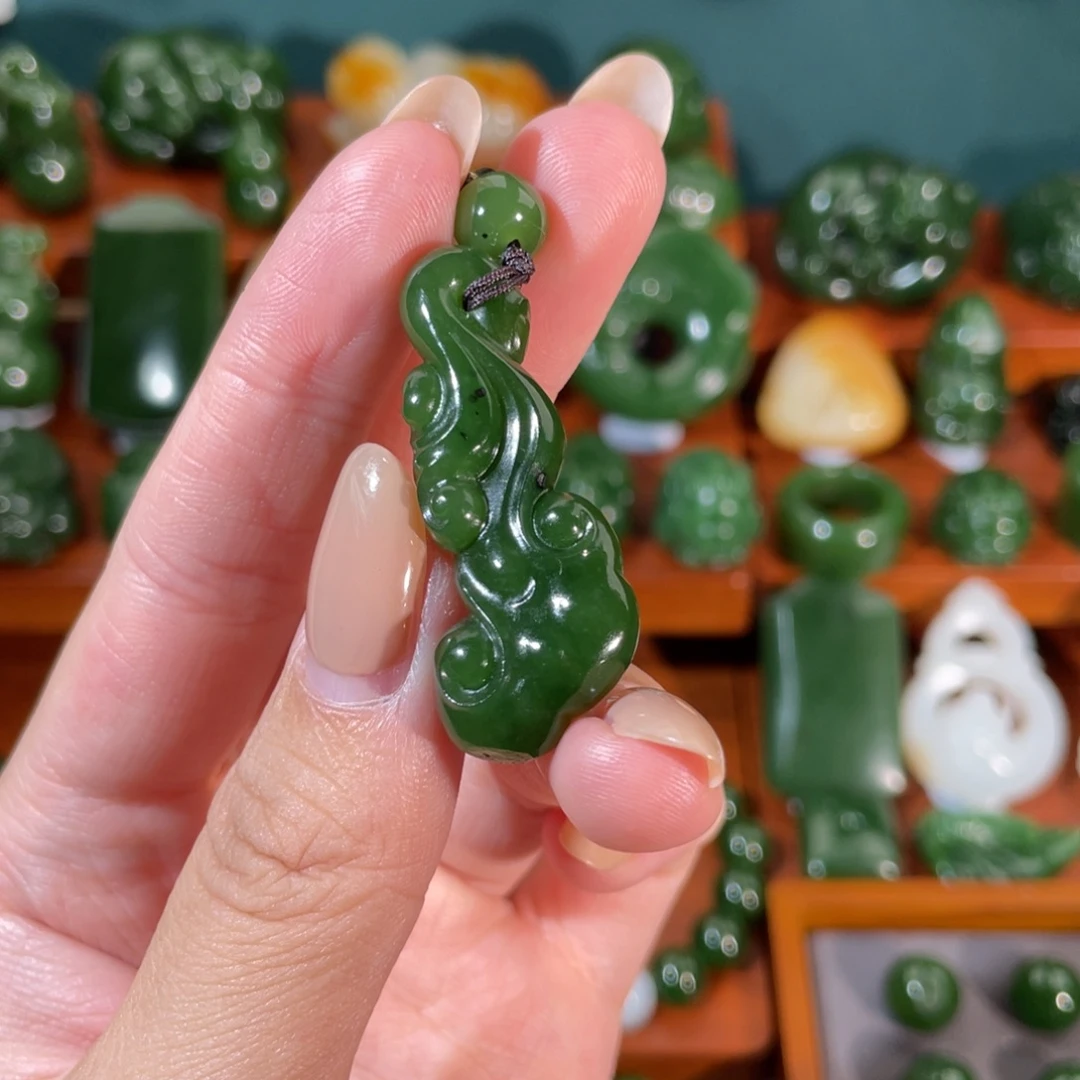 悦***如和田玉未镶嵌颈饰