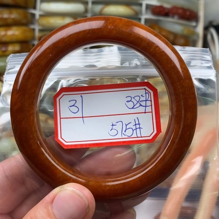 ****^蛇纹石玉未镶嵌颈饰