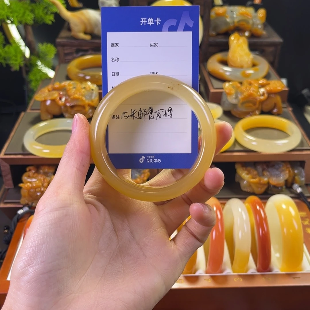 未镶嵌手镯石英质玉