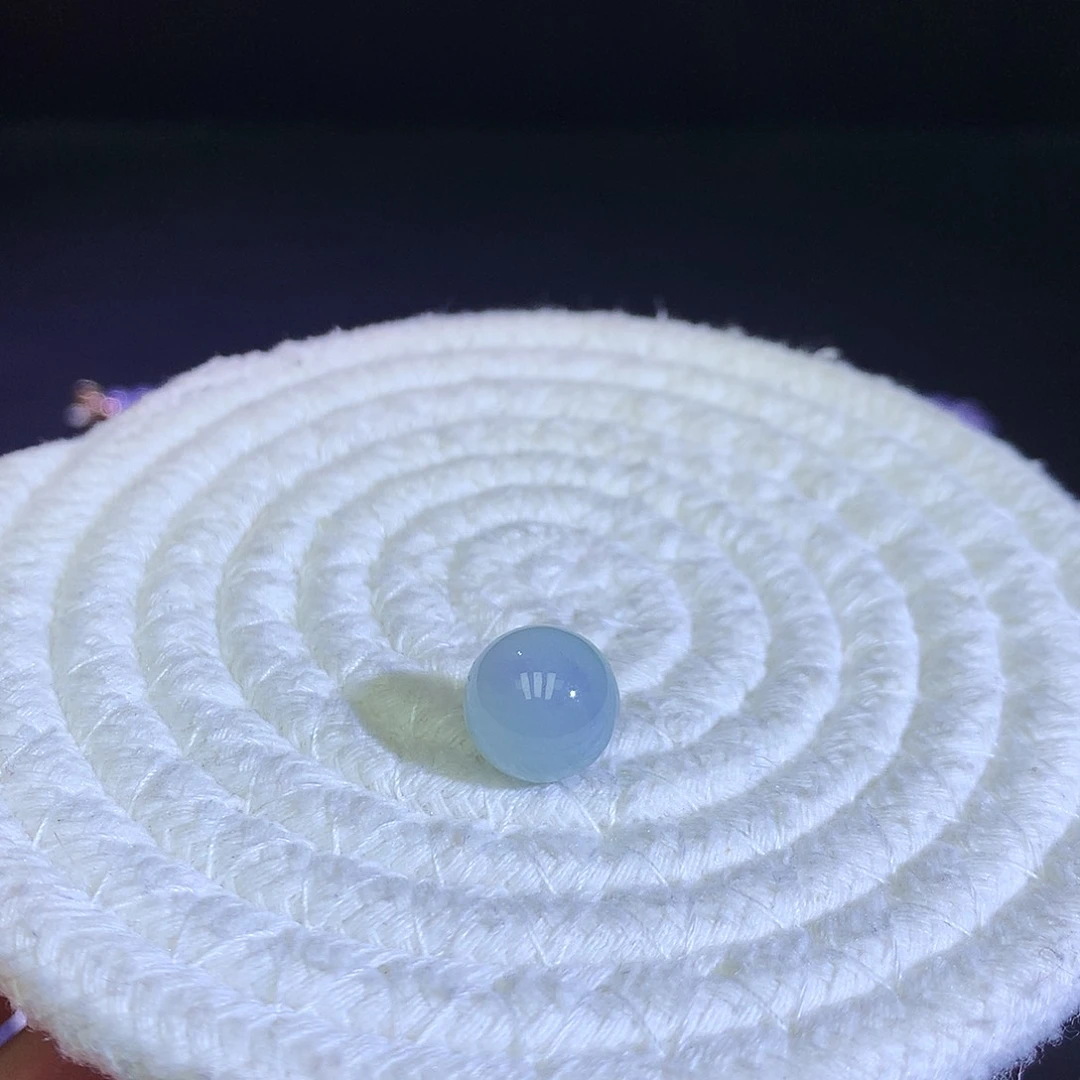 散珠翡翠天然缅甸翡翠淡绿珠子卡12.1