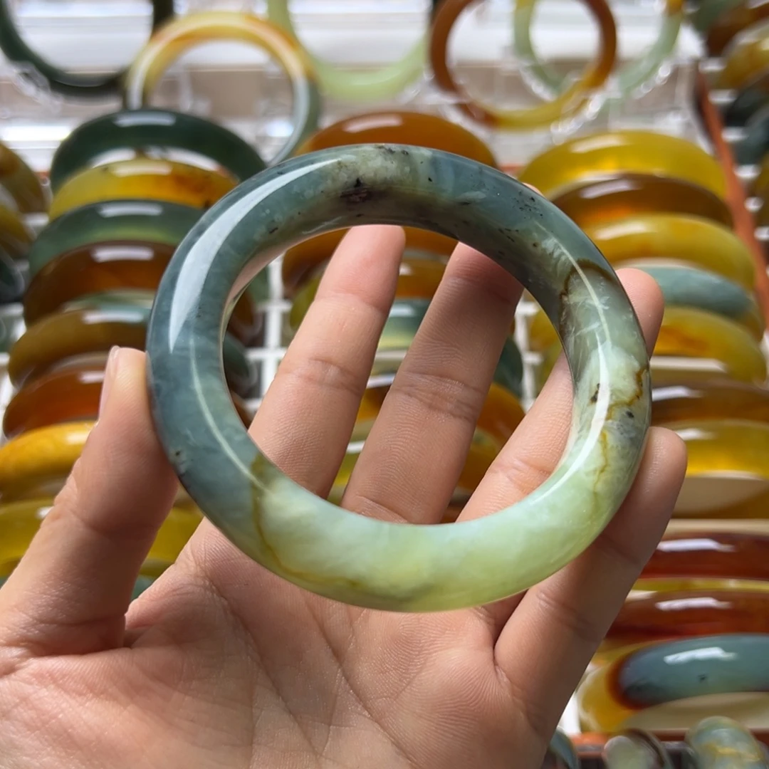 蛇纹石玉未镶嵌手镯