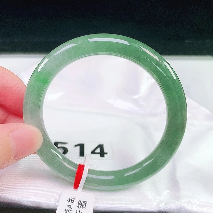 翡翠未镶嵌手镯（圆镯）514