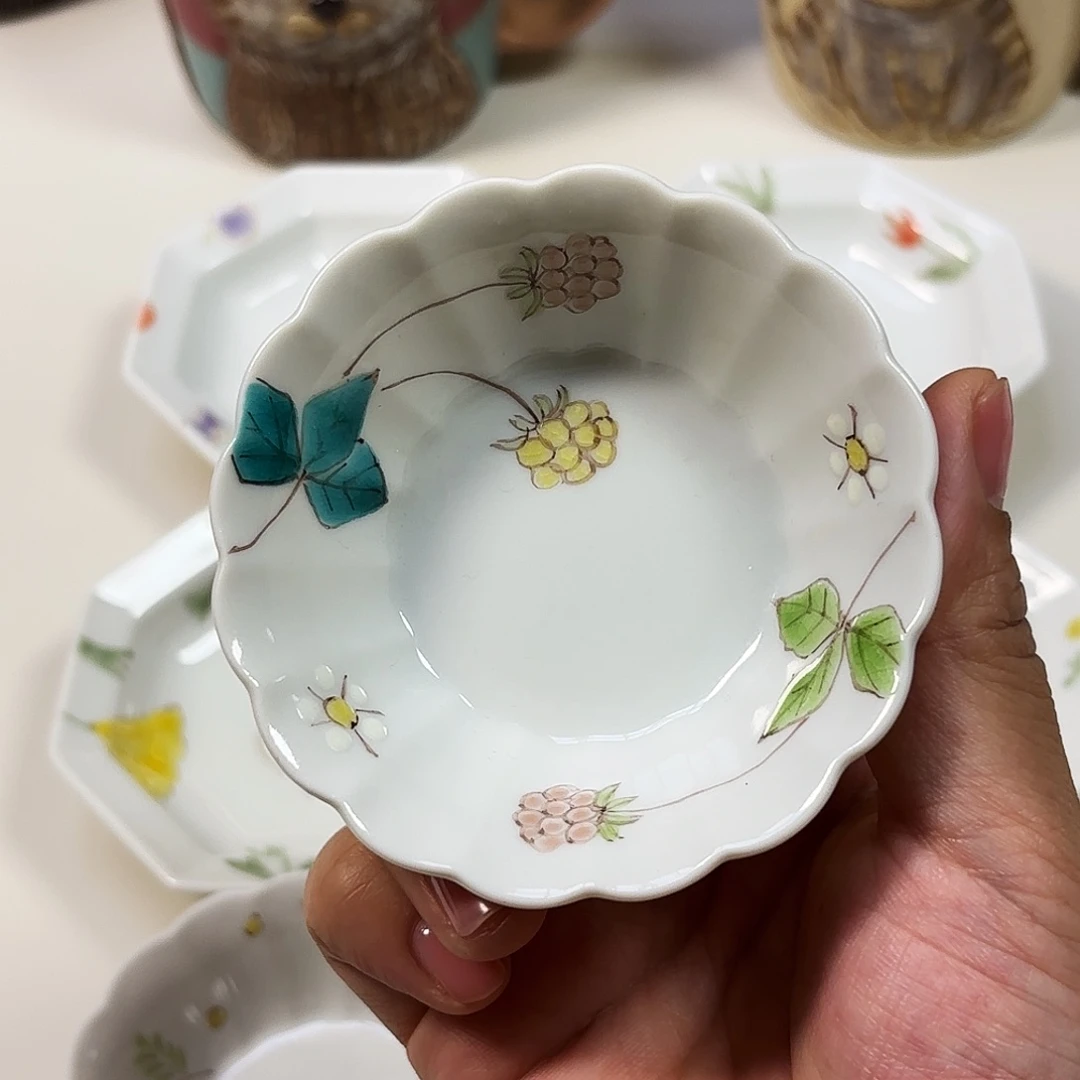瓷              色绘游