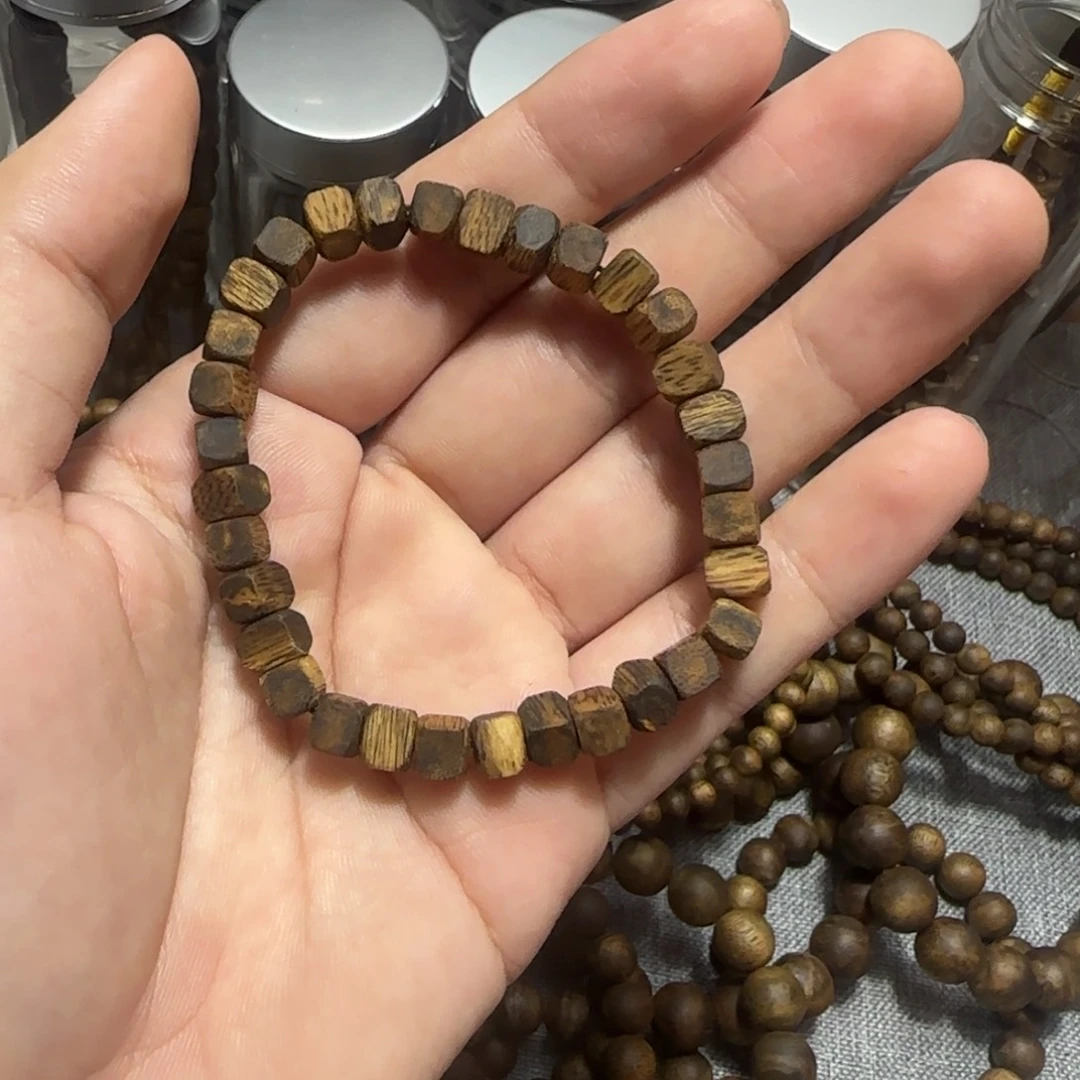 沉香沉香碎屑方珠0.5规格，5克➕