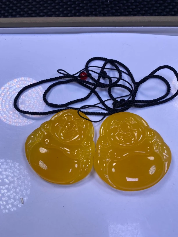 佛公焦糖黄吊坠随机发一个L48 （配绳子）