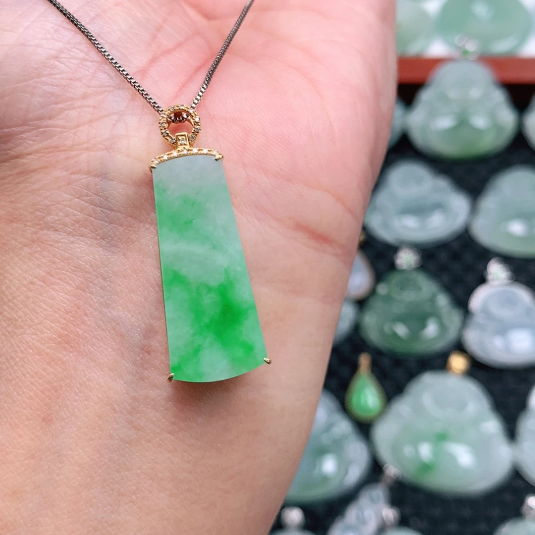 翡翠吊坠(不含链)18K金镶嵌