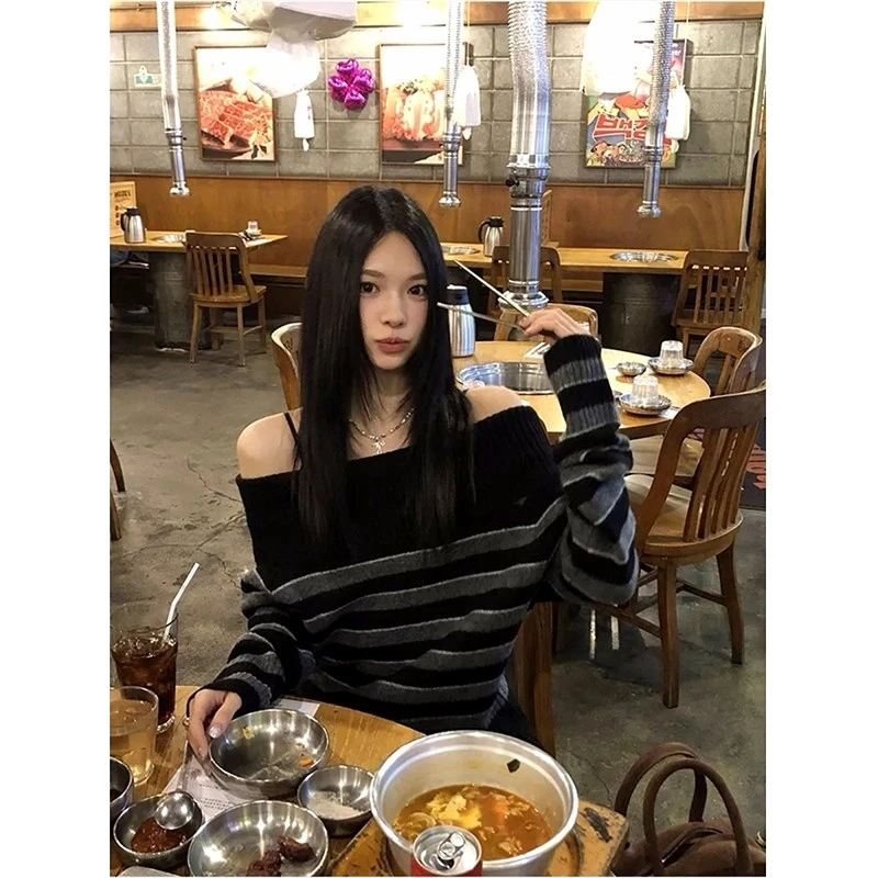 感复古条纹一字肩软糯毛衣女春季慵懒风宽松气质露肩针织上衣秋冬