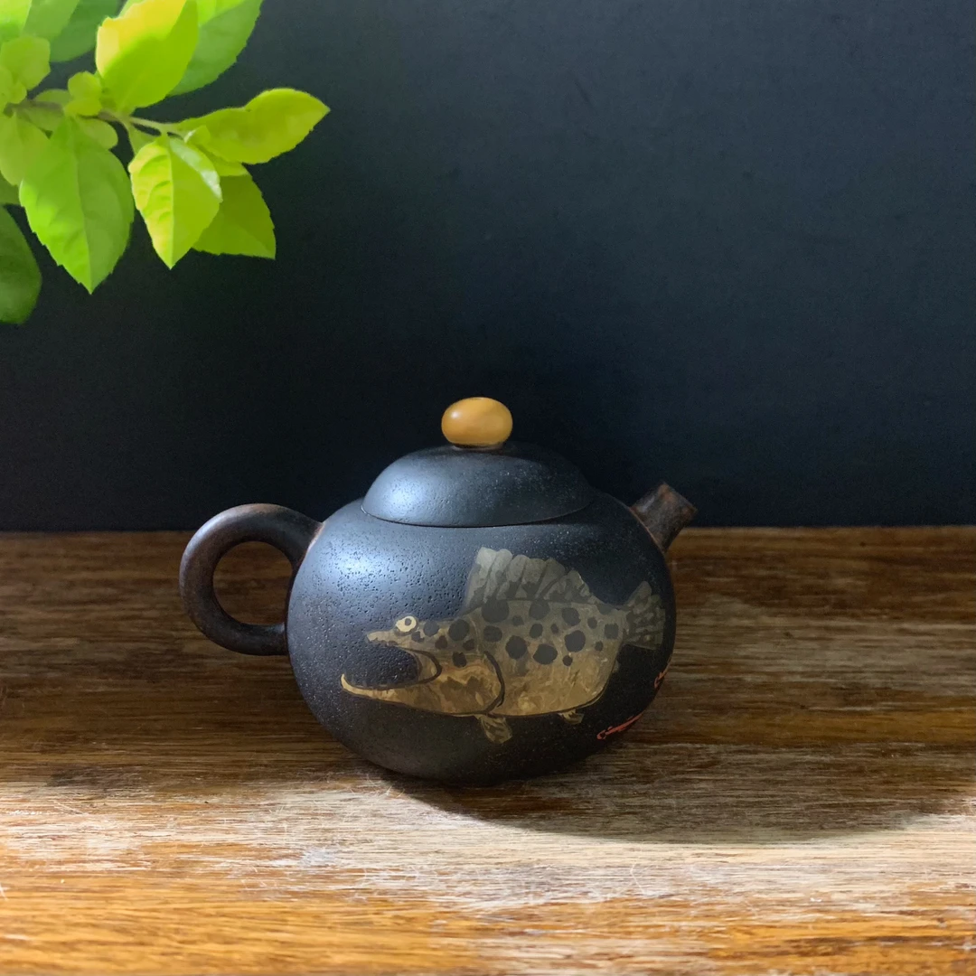 云南建水紫陶茶壶彩填大富大贵鳜鱼陶瓷壶复烧碳化泡茶壶手磨壶