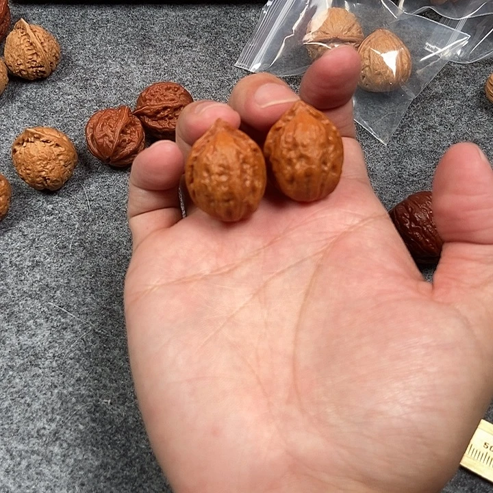 文玩核桃吊坠玉观音