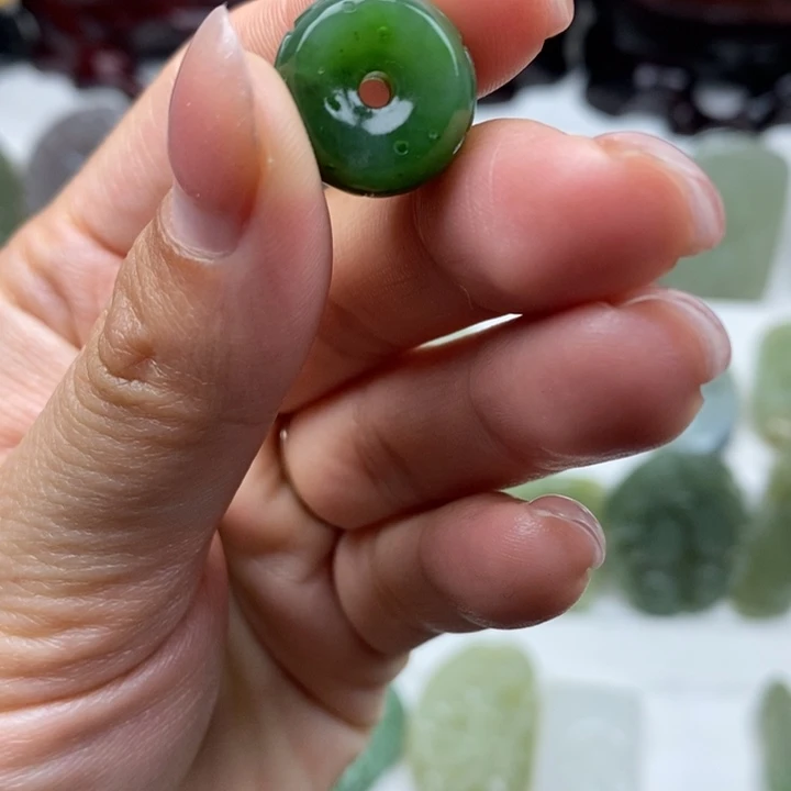 和田玉未镶嵌颈饰13