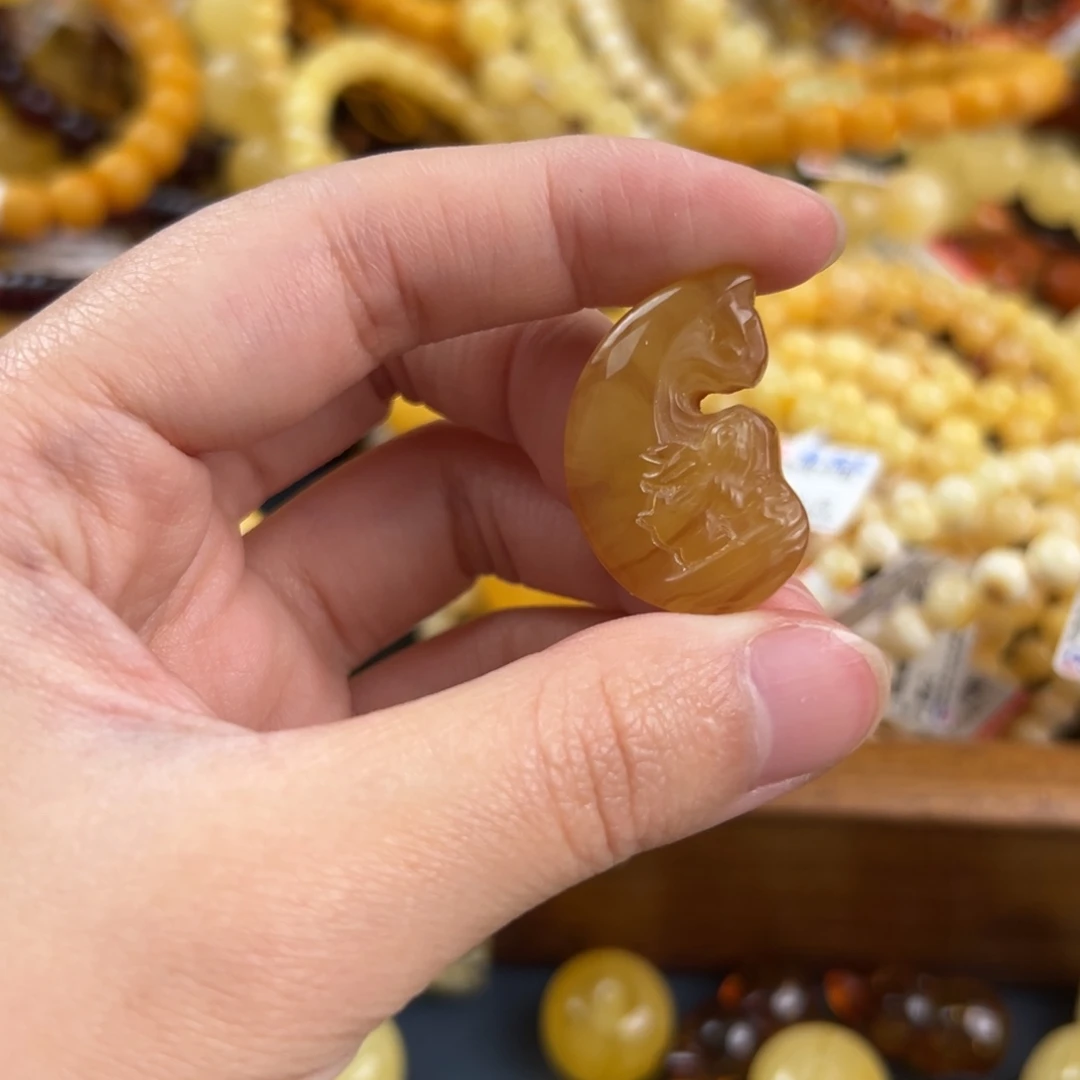 琥珀未镶嵌珠宝奇石