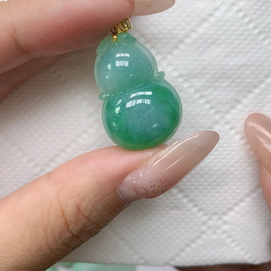 颈饰18K金镶嵌翡翠