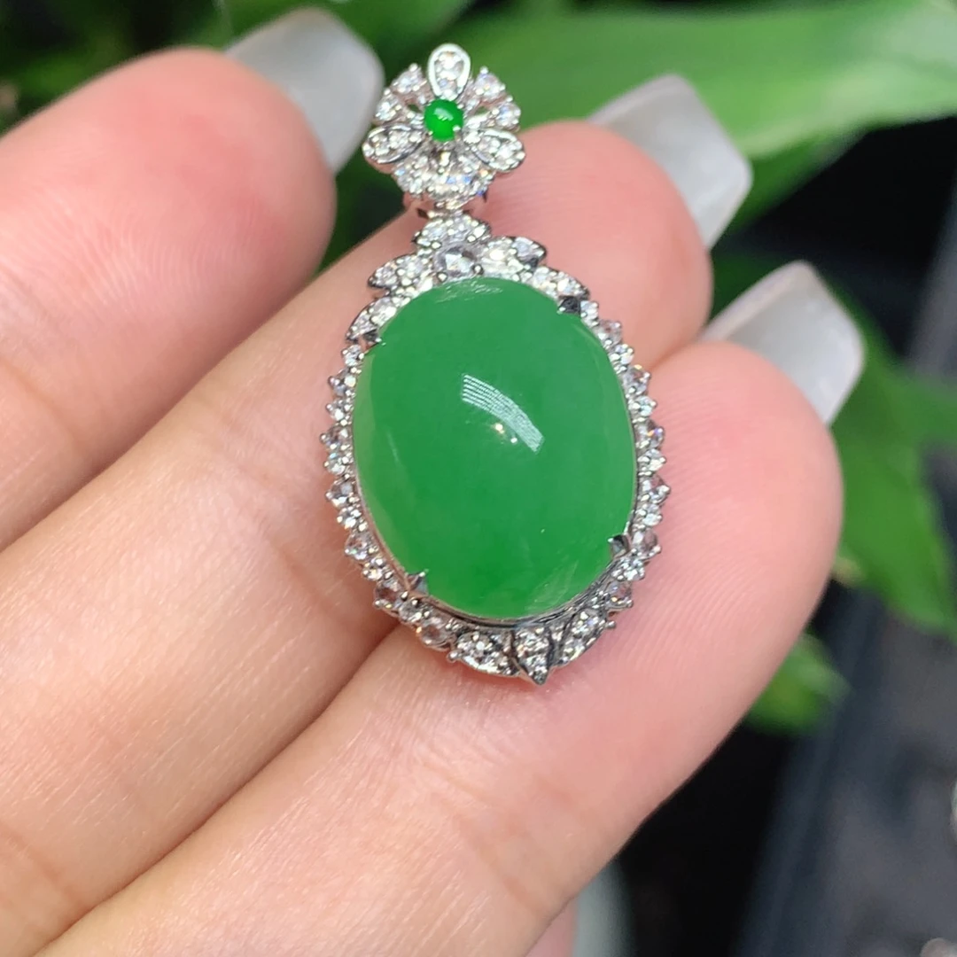 翡翠18K金镶嵌颈饰