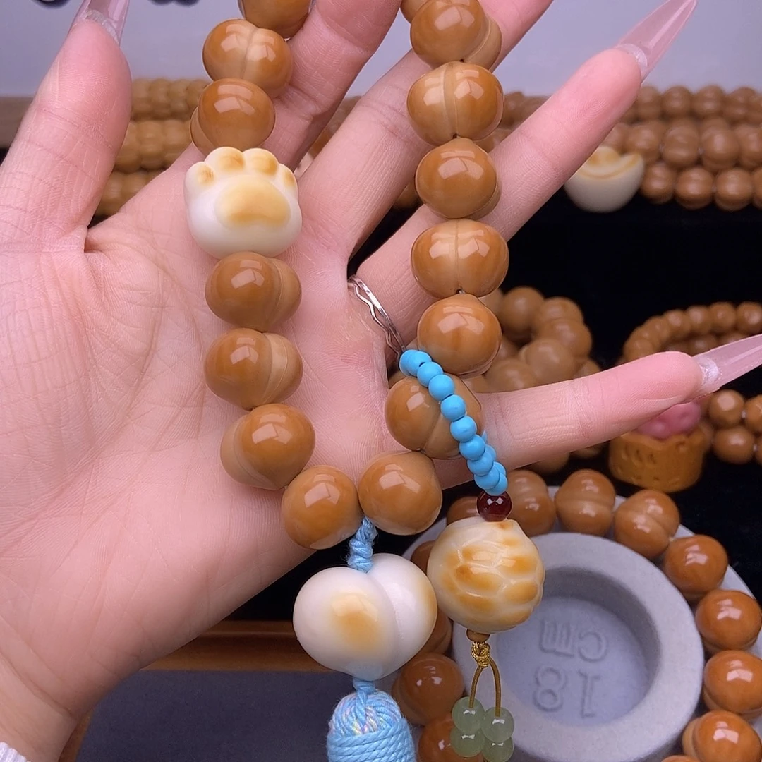 左***味猴头核桃吊坠屁桃手持