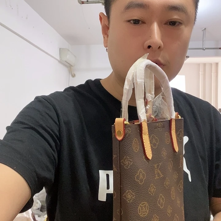 蚕丝羊剖层皮革麂皮（革）山羊皮（革）鳄鱼皮（革）犏牛皮（革）