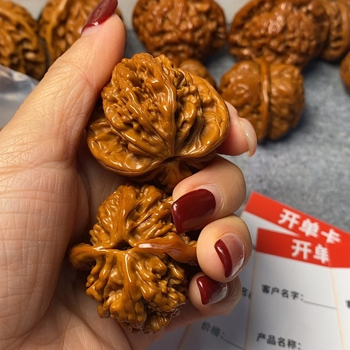 山***君文玩核桃把件虎头