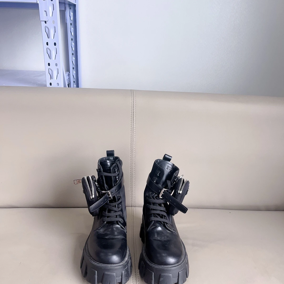 95新 Prada/普拉达 Prada口袋靴子  36码 d5674