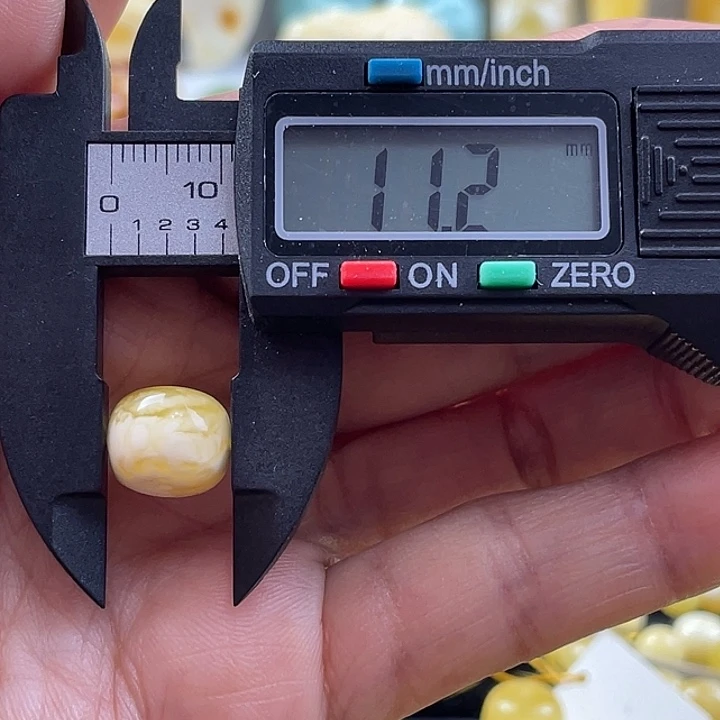 未镶嵌蜜蜡裸石32杂