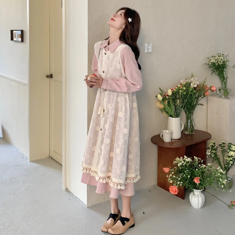 温柔系穿搭粉色连衣裙套装女2025新款春季绣花罩衫衬衫裙子两件套